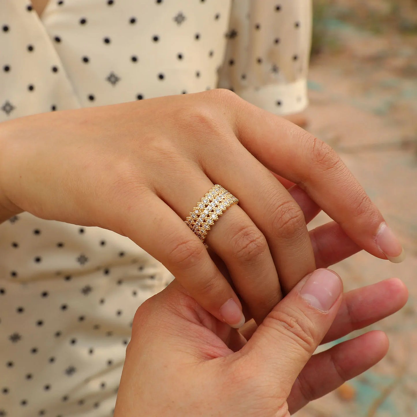 Sparkling Stones Band Ring