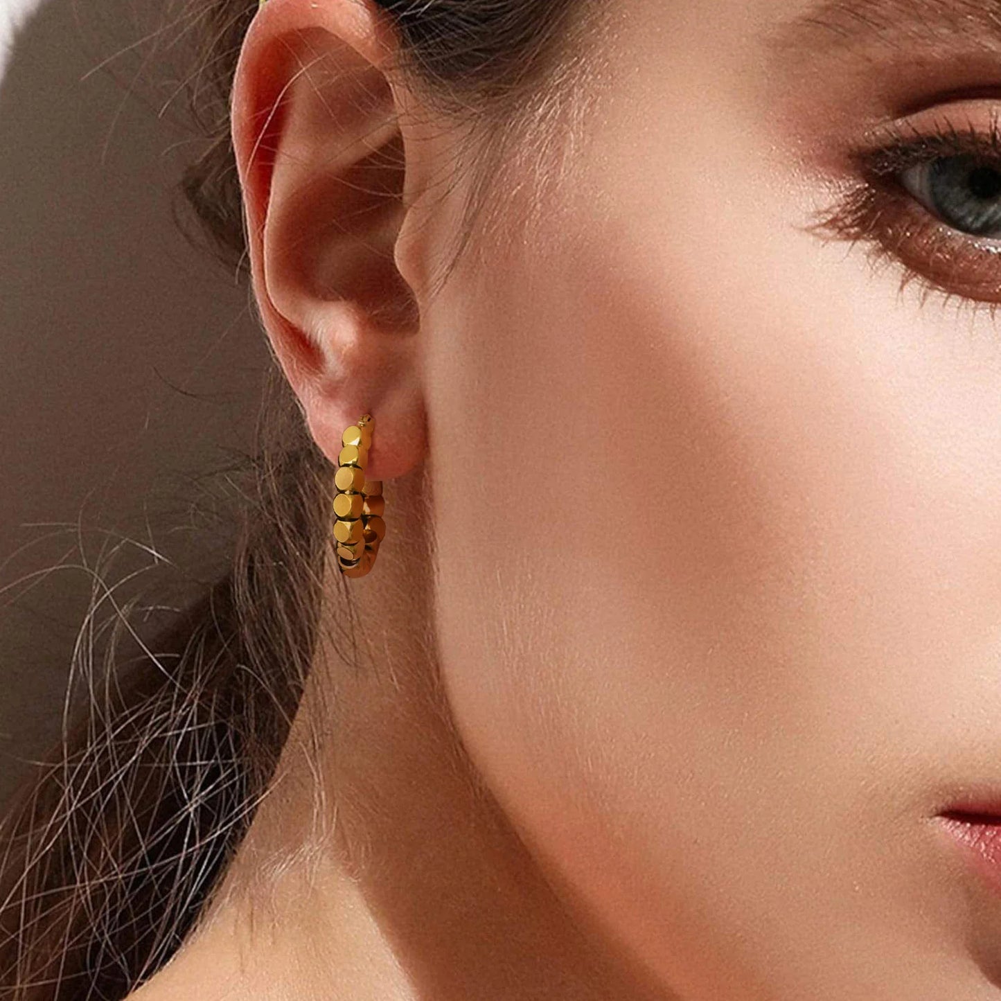 Small Cubes Hooped Earrings