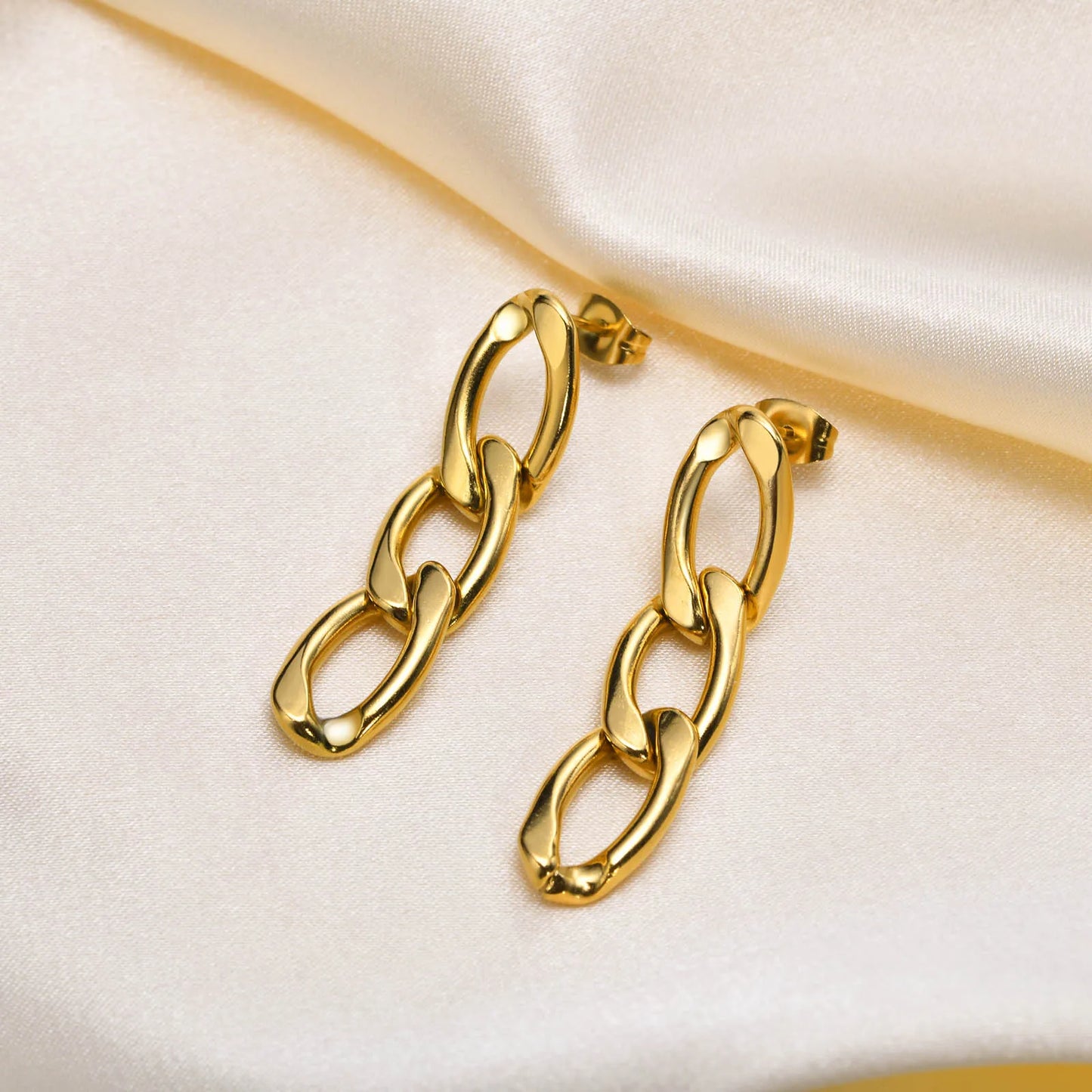 Elongated Curb Dangle Earrings