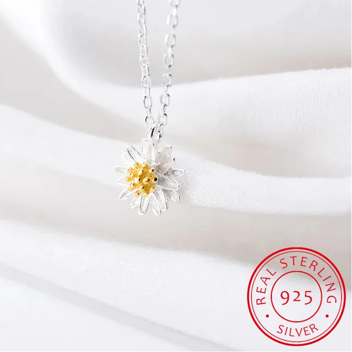 Daisy Pendant Necklace - Silver