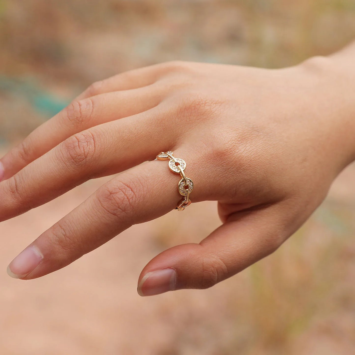 Round Connected Coins Ring