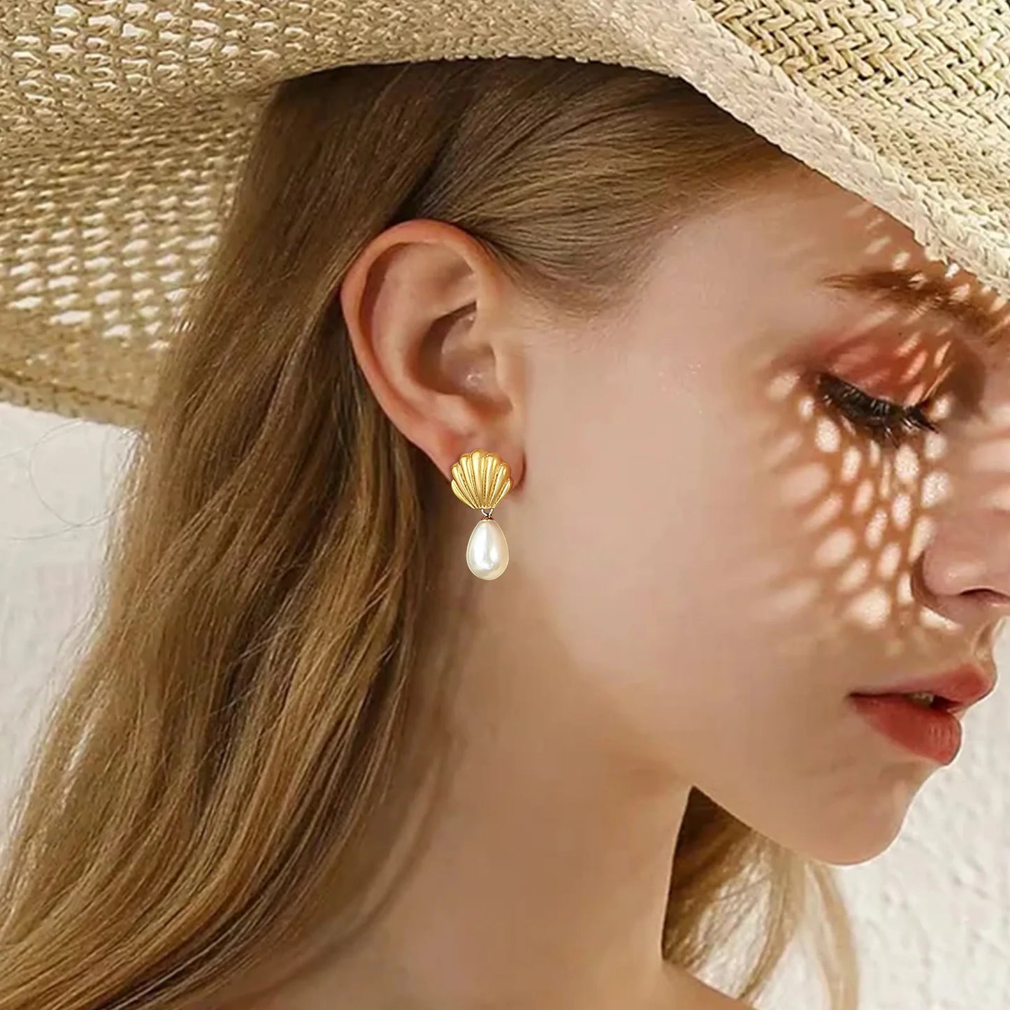 Shell Earrings with Waterdrop Pearl
