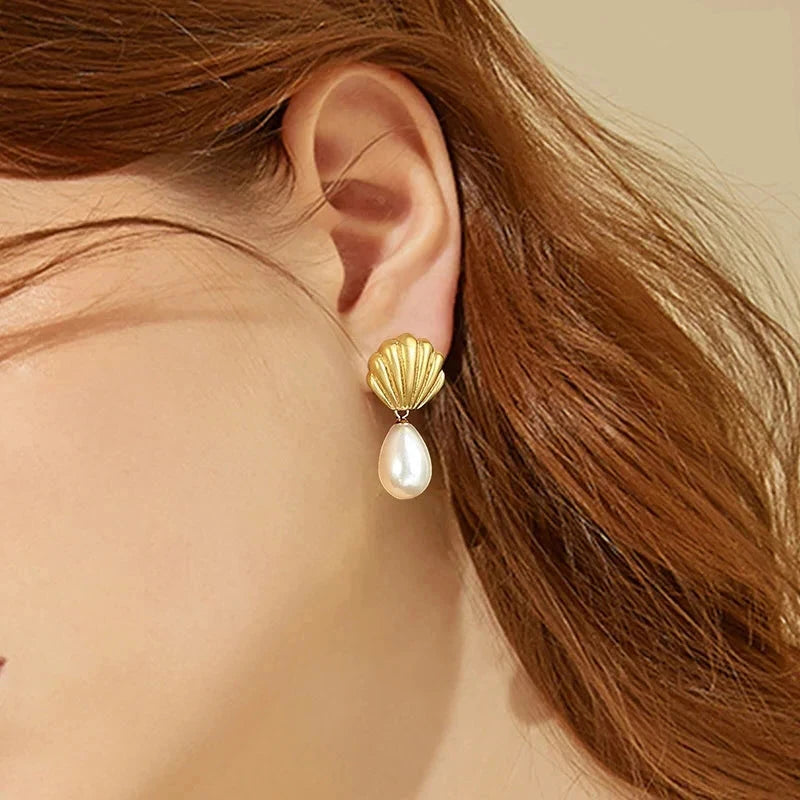 Shell Earrings with Waterdrop Pearl