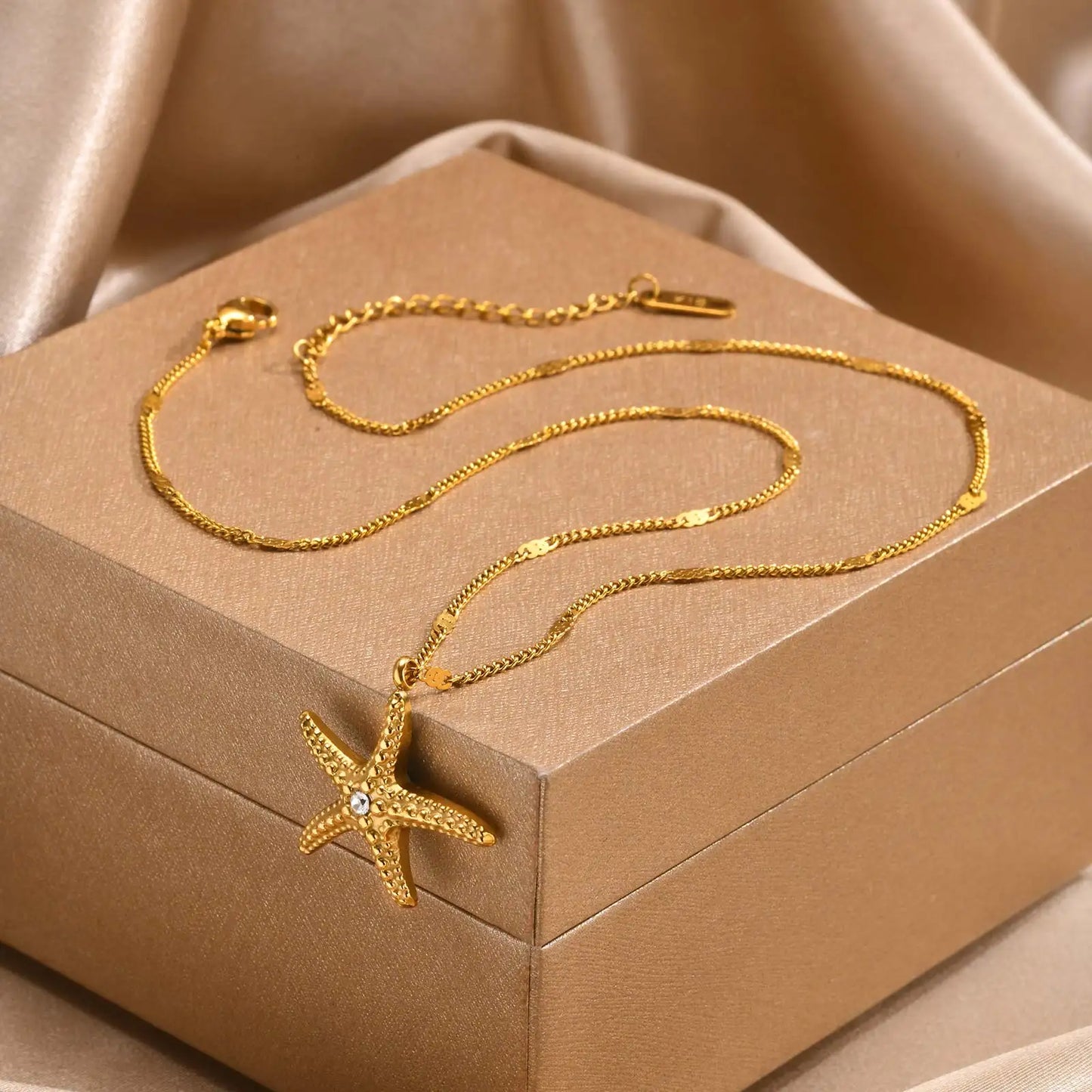 Sweet Starfish Pendant Necklace