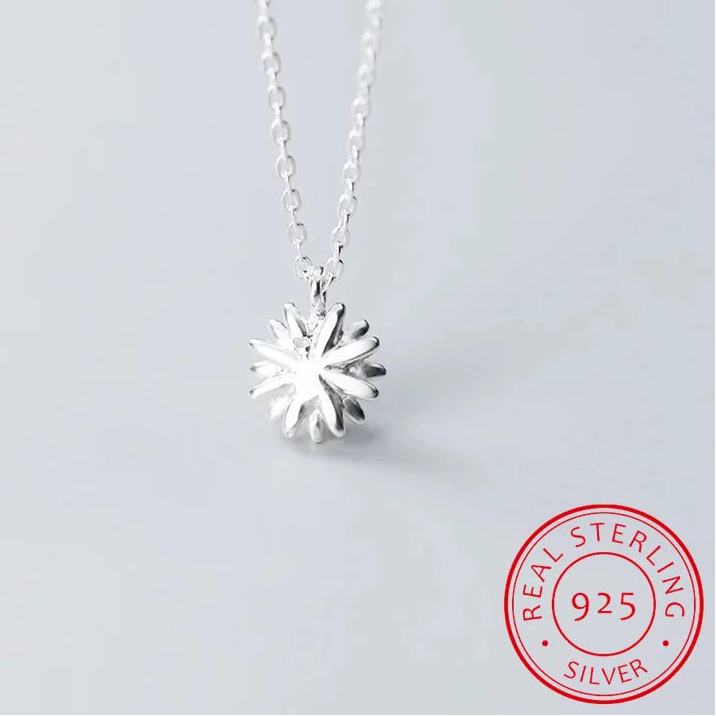 Daisy Pendant Necklace - Silver