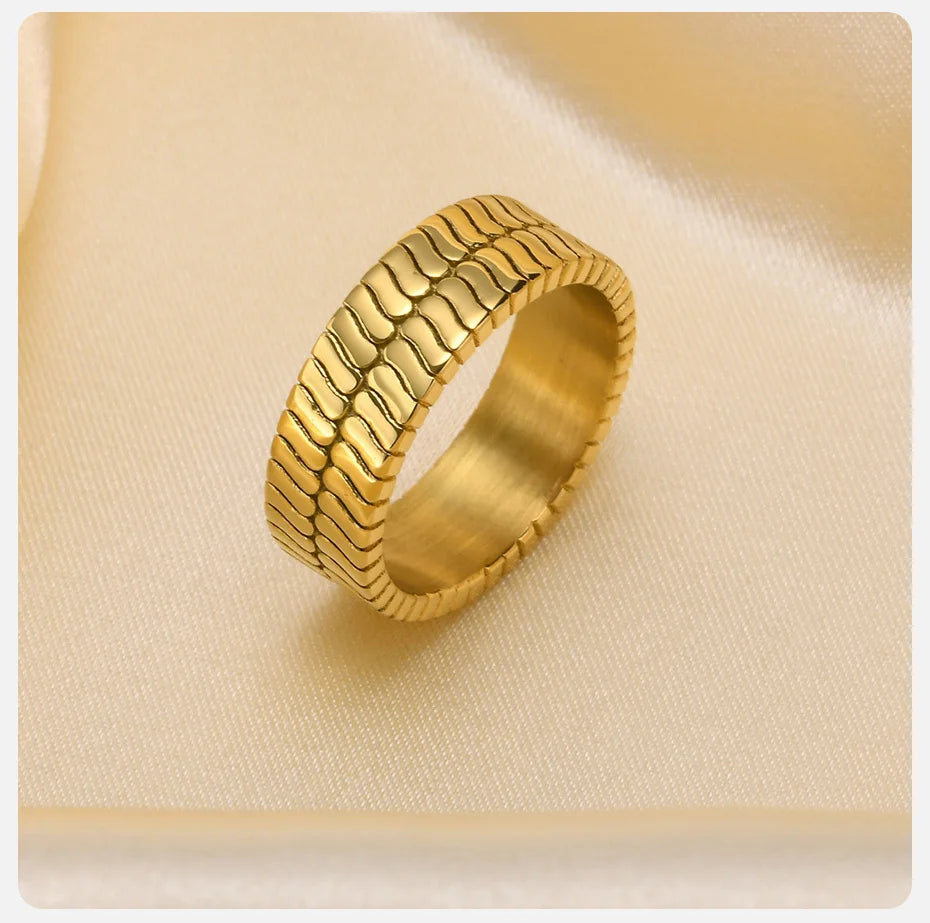 Herringbone Texture Ring