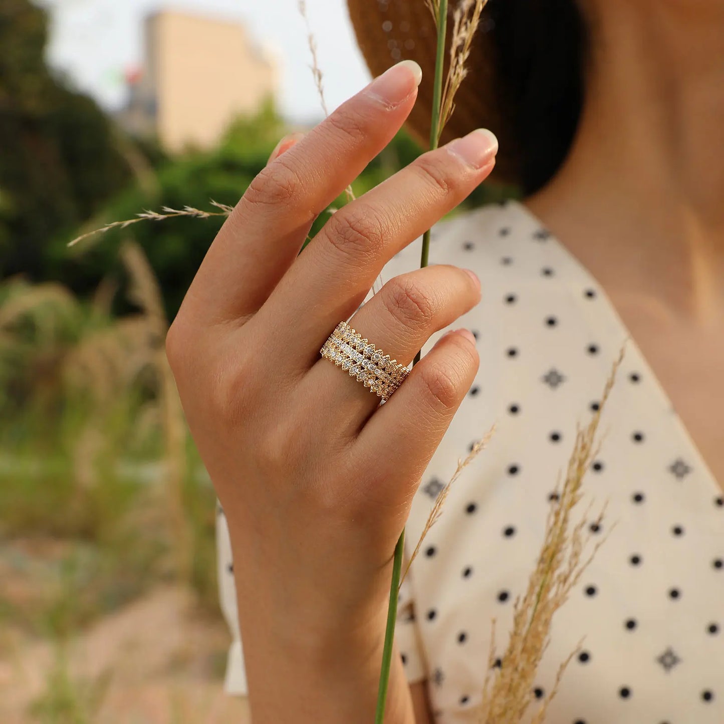 Sparkling Stones Band Ring