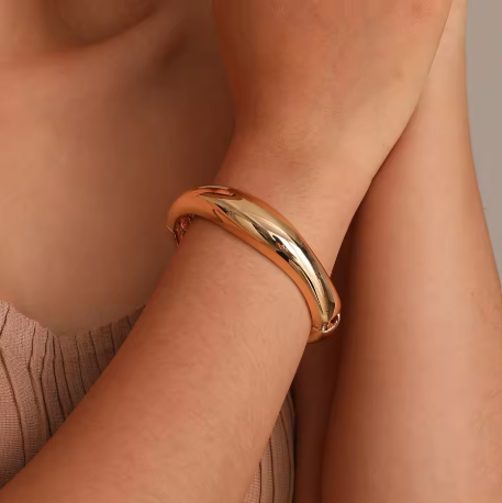 Outcurved Thickened Bangle
